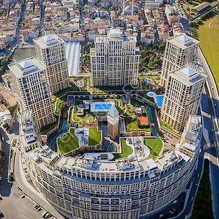Apartamento Venezia Mega Shopping Mall, Istanbul, Luxury,balcony *